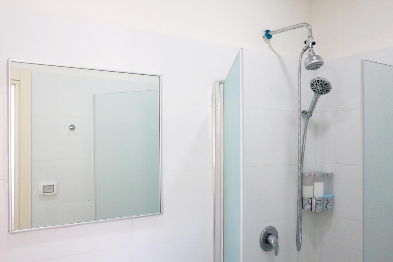 Modern And Spacious Apartment In Downtown Haifa Buitenkant foto