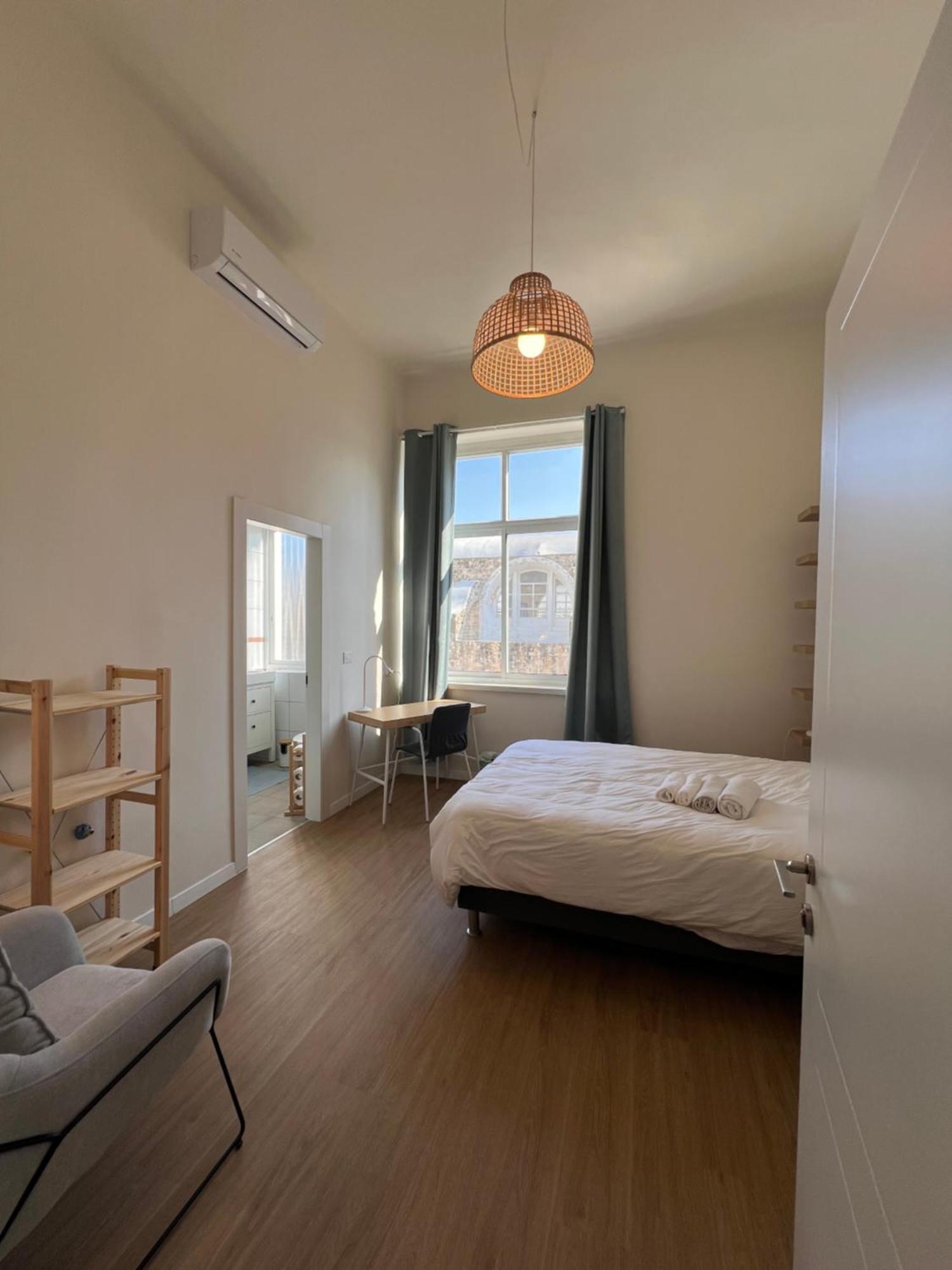Modern And Spacious Apartment In Downtown Haifa Buitenkant foto